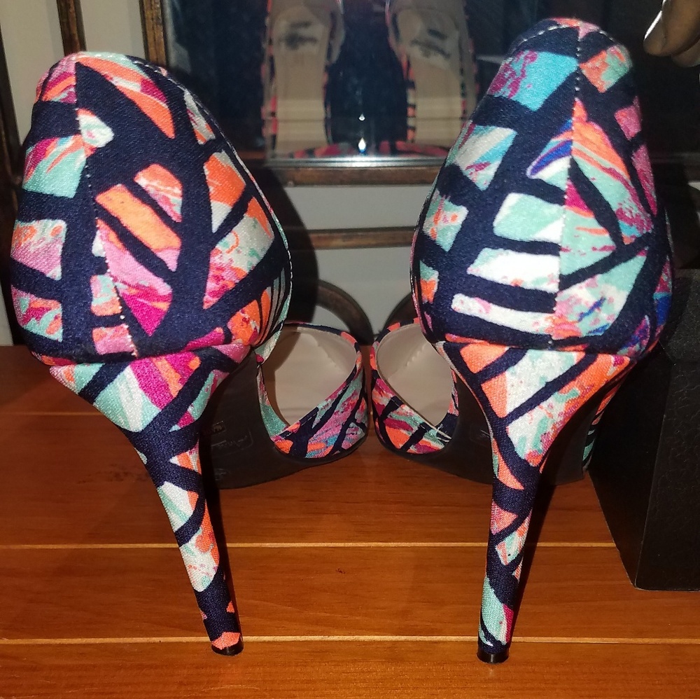 Abstract PUMP - Picture 3 of 4